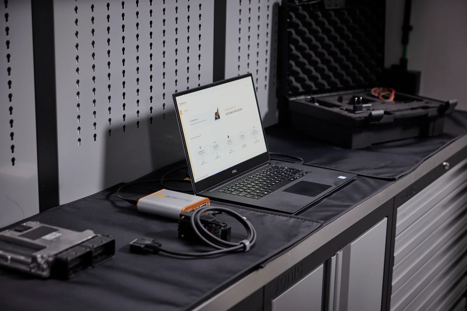 AutoTuner Slave v profesionálním chiptuningovém pracovišti
